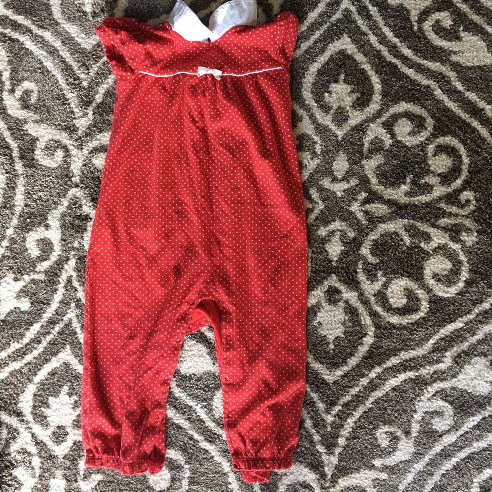 Baby girls red polka dot jumper. 🤗